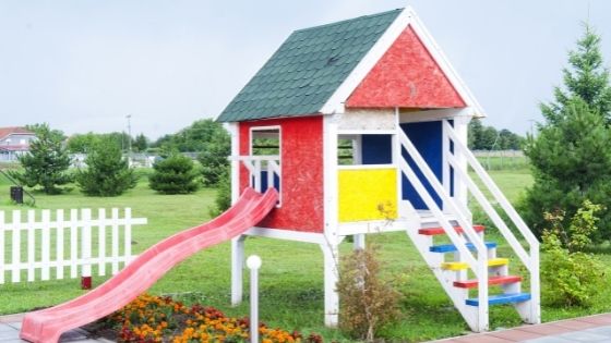 What are the Benefits of Constructing Playhouse in Your Yard