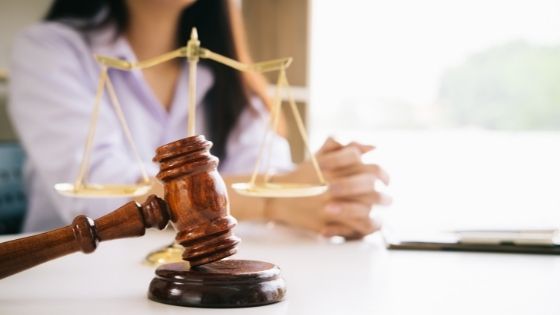 7 Steps to Choosing the Right Lawyer For You